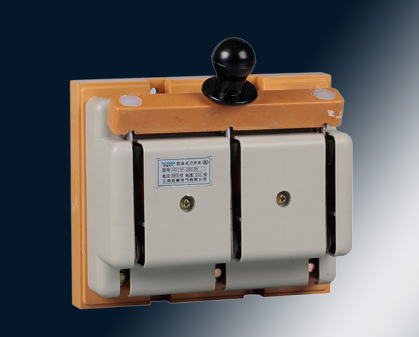 HD系列單投刀開(kāi)關(guān)、HS系列雙投刀開(kāi)關(guān)適用于交流50Hz、額定電壓400V、直流220V，額定電流至1500A的成套配電裝置中，用作手動(dòng)不頻繁接通與分?jǐn)嘟恢绷麟姟?>
											HD、HS開(kāi)啟式刀開(kāi)關(guān)</a>
										</div>
										 
										<div   id=